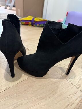 Jessica Simpson Black Suede Stiletto Ankle Booties